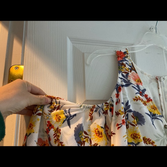 Beautiful Cold Shoulder Dress - Picture 3 of 8